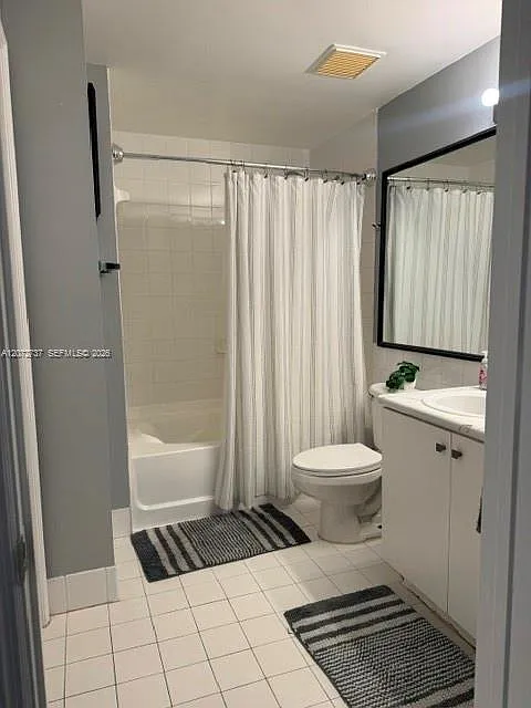 Blue Lagoon Condo — Photo 3
