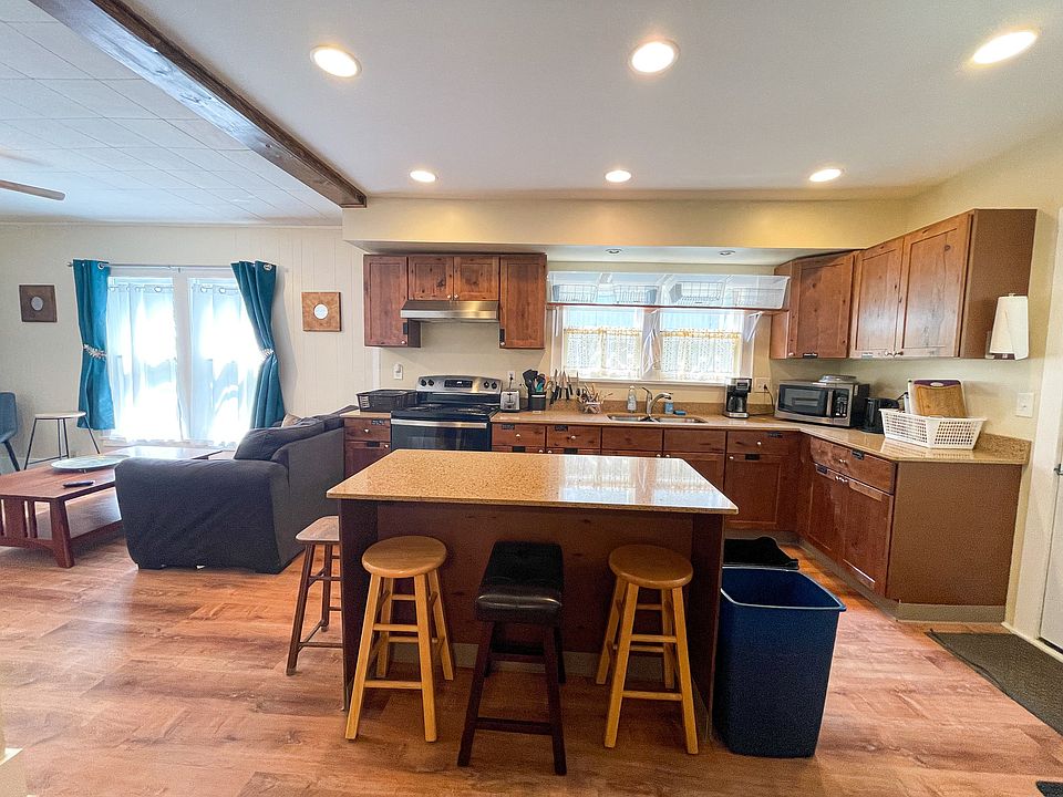 1st image of 314 Farm St #4