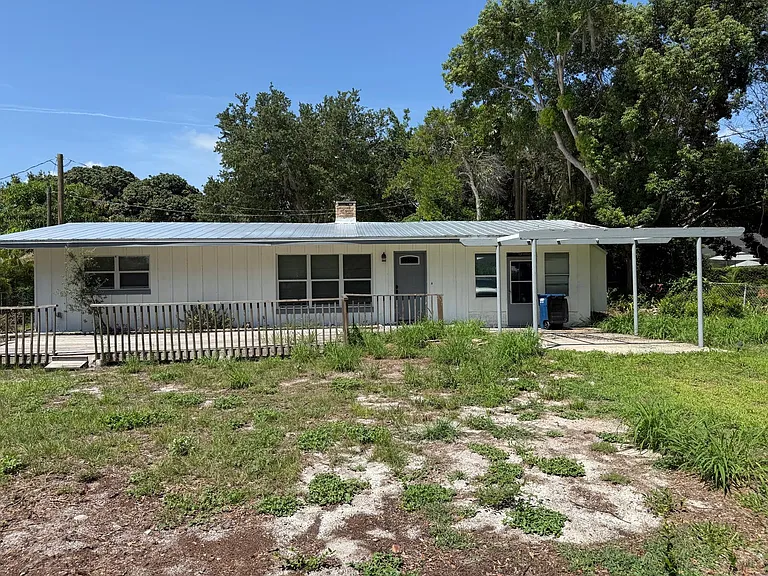 1623 Dinner Lake Dr — Photo 1