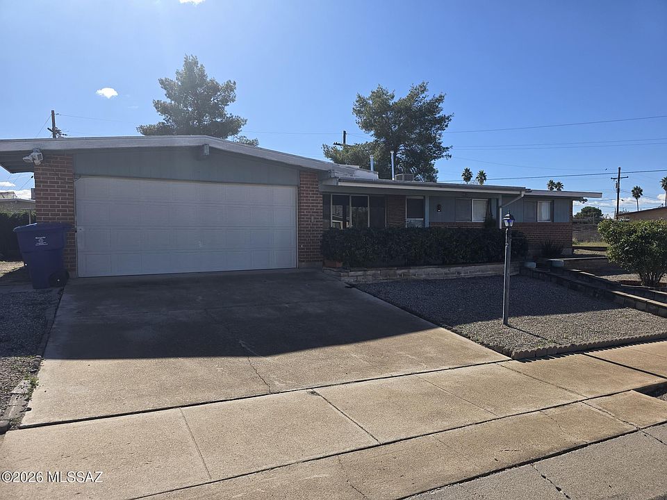 1st image of 8832 E Shiloh Pl