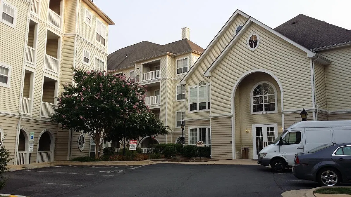 4550 Strutfield Lane — Photo 3