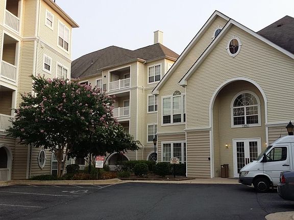 3rd image of 4550 Strutfield Ln APT 2219