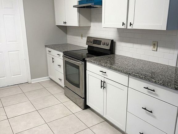 5th image of 4558 Papaya Dr