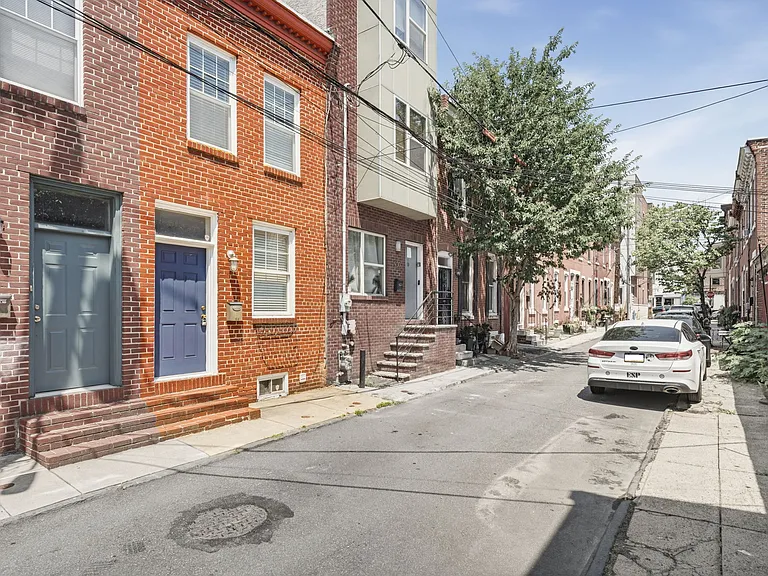 928 N Bambrey St — Photo 41