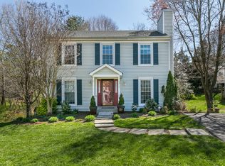 3915 Bokel Dr, Chantilly, VA 20151