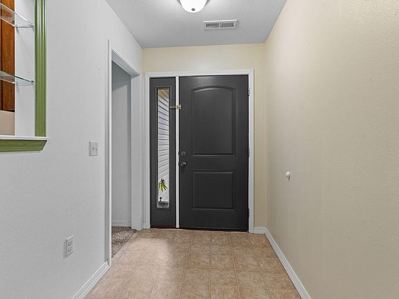 5th image of 121 Daless Court