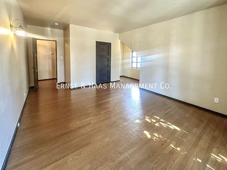 601 Termino Ave — Photo 12
