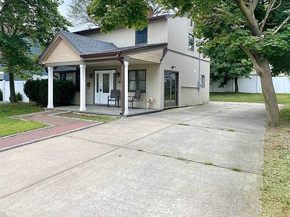 2nd image of 16 Shelter Ln