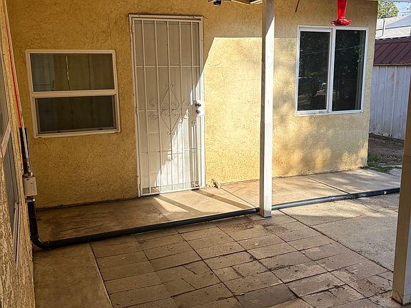 2nd image of 824 N California Ave #824