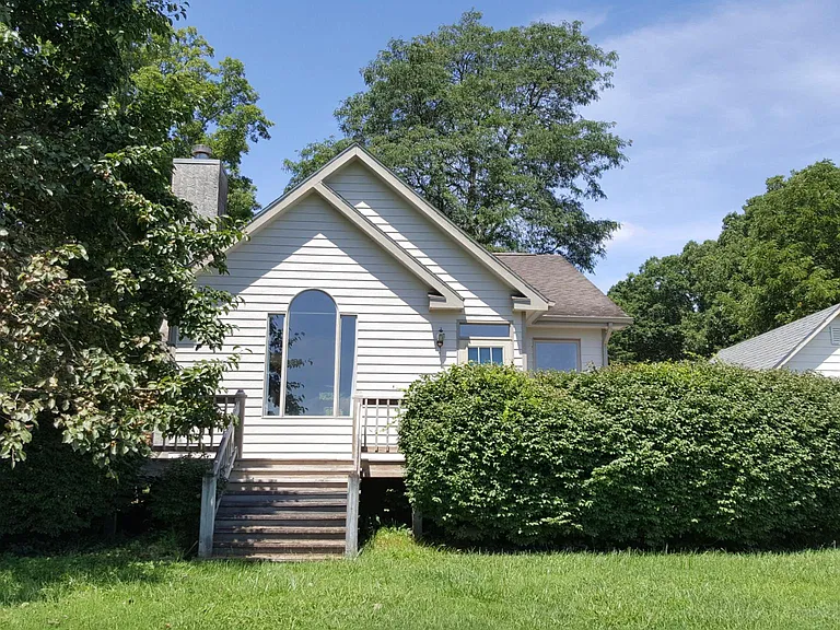 charming cottage in great location