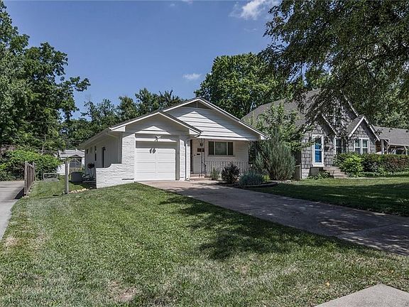 2nd image of 8239 Ward Parkway Plz