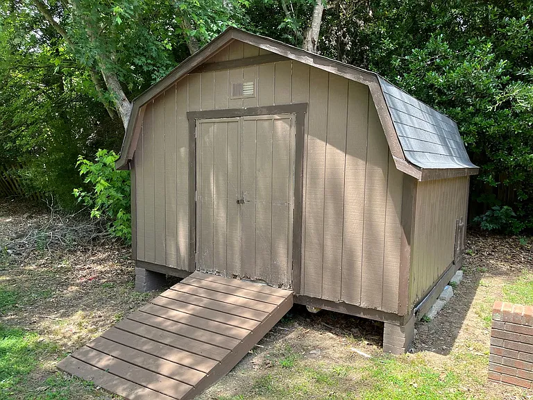 370 Farmbrooke Ln — Photo 37