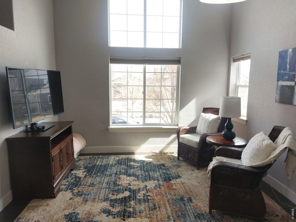 2263 Adobe Dr