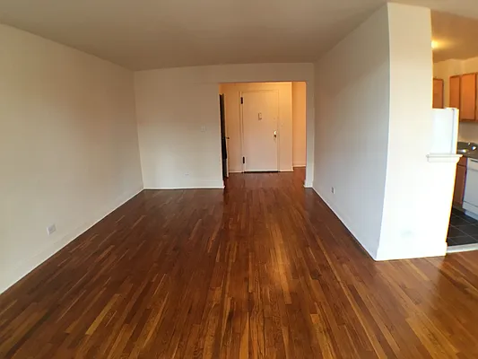 Rented by Kew Forest Realty Inc | media 16