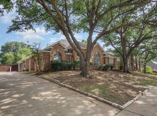 7621 Shadow Wood Dr, North Richland Hills, TX 76182