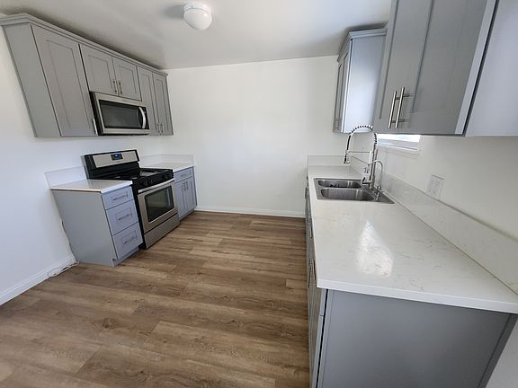 3rd image of 14689 Kaweah Ct