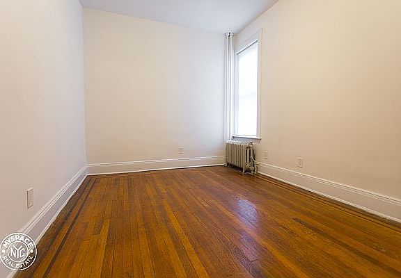 5th image of 41-21 Denman St #4B