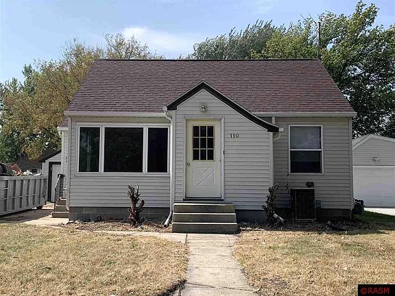 3rd image of 110 1st St N
