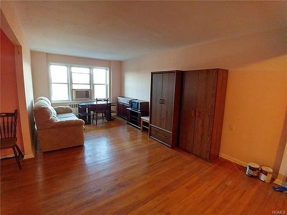 3rd image of 30 Ehrbar Ave APT 516