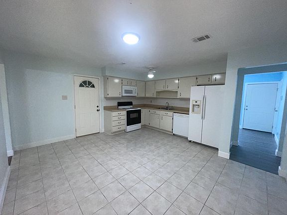 4th image of 3600 Arlington St