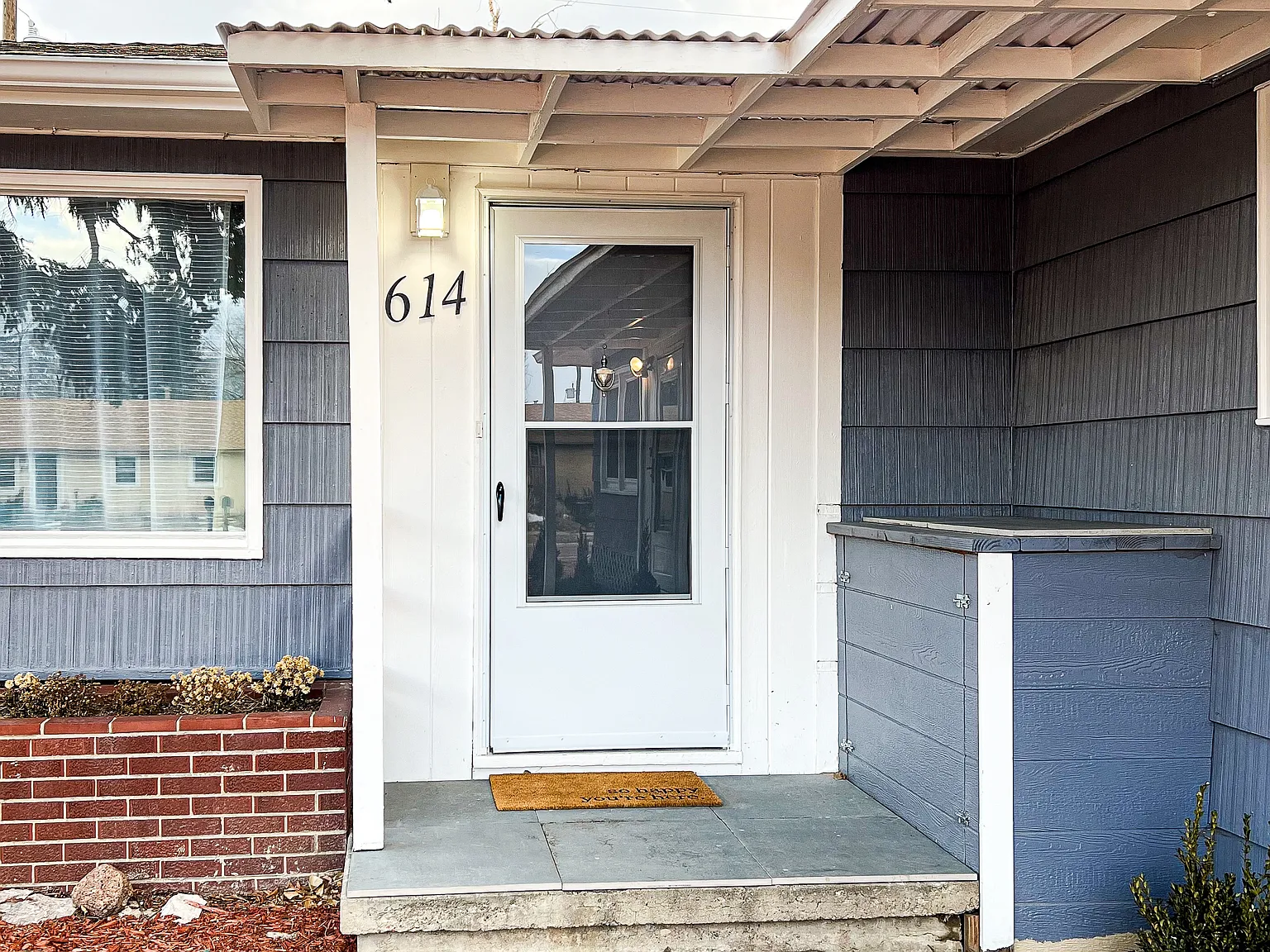 2 bed, 825 sqft, $1,700 — Photo 1