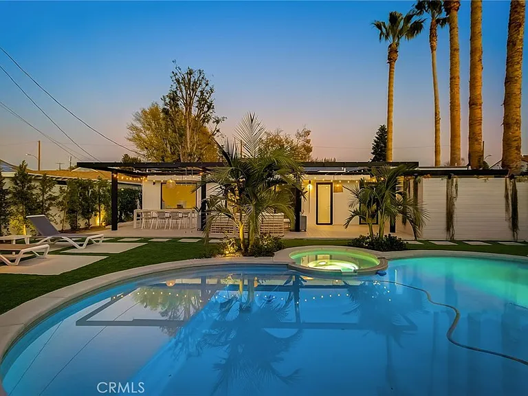 8161 Encino Ave — Photo 12