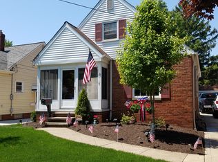 5042 W 5th St, Brooklyn Heights, OH 44131