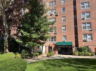 26-21 Union St #6D, Flushing, NY 11354