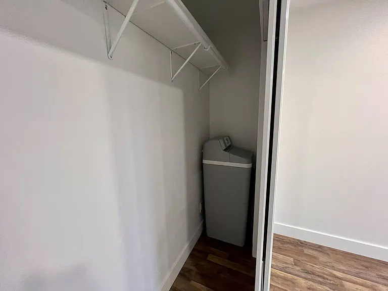 7127 Grand River Ave — Photo 15