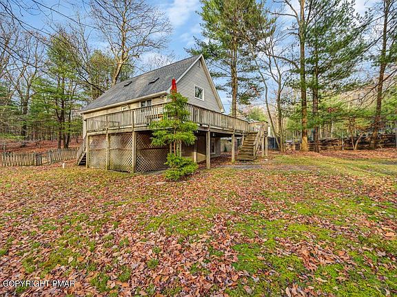 2nd image of 115 Tannenbaum Way