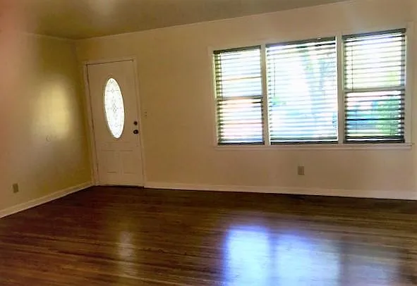 2 bed, 881 sqft, $1,500 — Photo 2