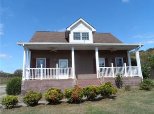 465A Mutton Hollow Hill Rd, Bethpage, TN 37022