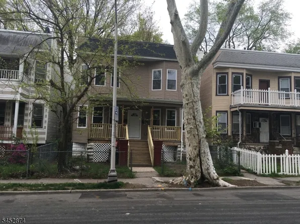 84 N Park St #4, East Orange City, NJ 07017