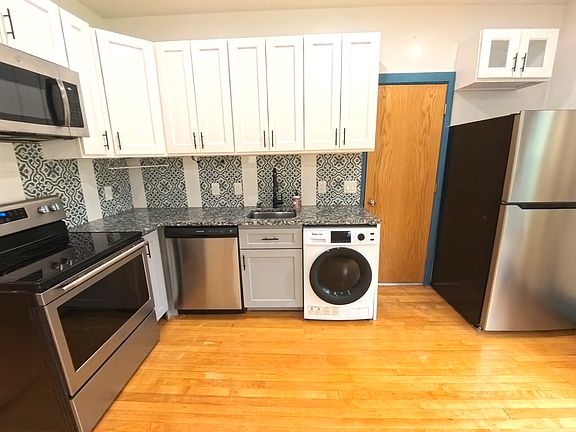 3rd image of 2724 Aldrich Ave S #2724
