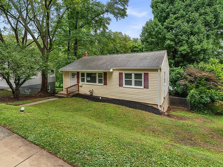 18 Grandin Cir — Photo 33