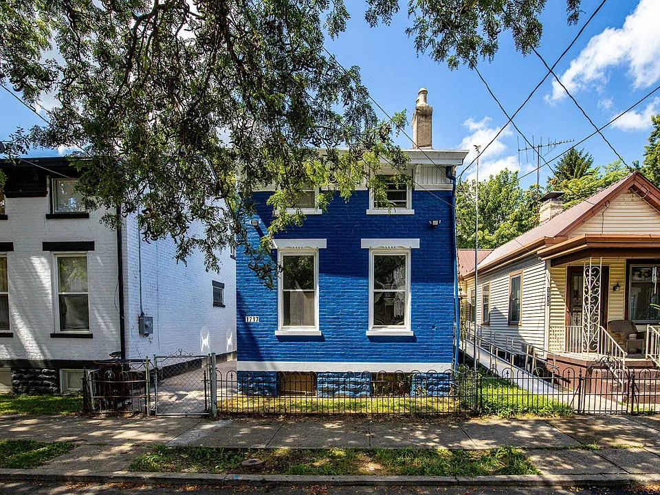 1717 Banklick St