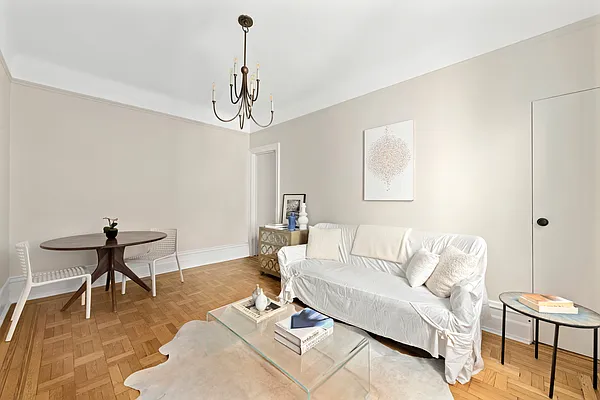 Rented by City Connections Realty | media 2