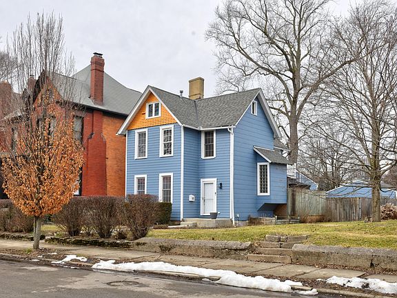 3rd image of 1076 Franklin Ave