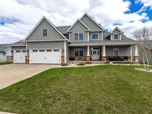 805 Stonebridge Cir, Eldridge, IA 52748
