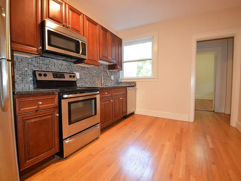 35 Saint Paul St #6 — Photo 2