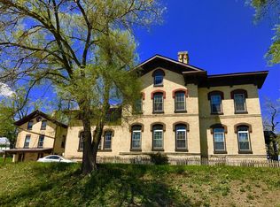 52 N Crystal Ave #1, Elgin, IL 60123