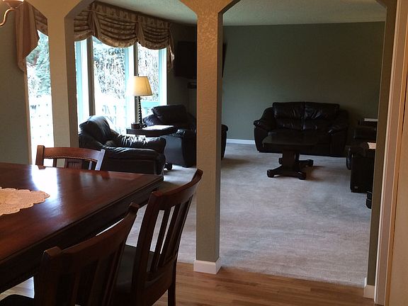 Living/dining overlooks back