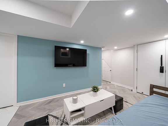 5th image of 119 Toscana Dr #Basement