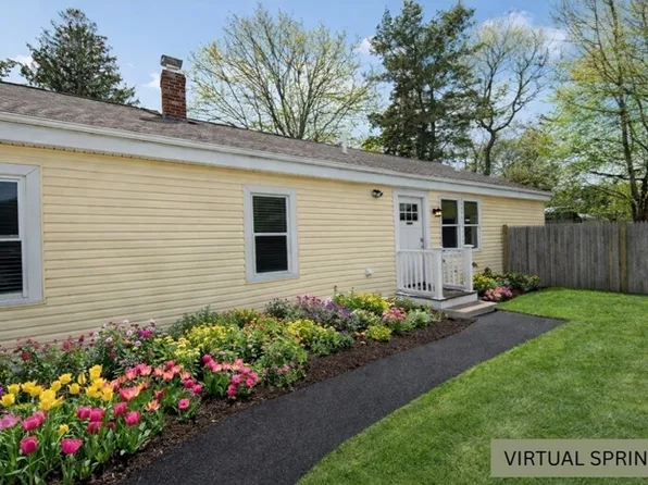 60 Martin St, Buzzards Bay, MA 02532