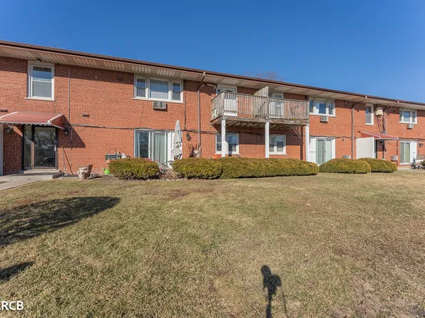 793 Dulles Rd APT D, Des Plaines, IL 60016