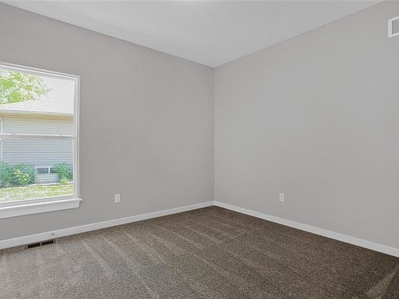 5th image of 502 McKenna St