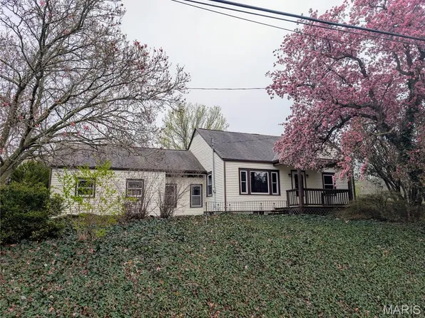 1302 E Union Ave, Litchfield, IL 62056