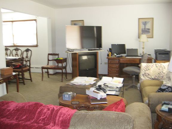 5th image of 619 E 31st St