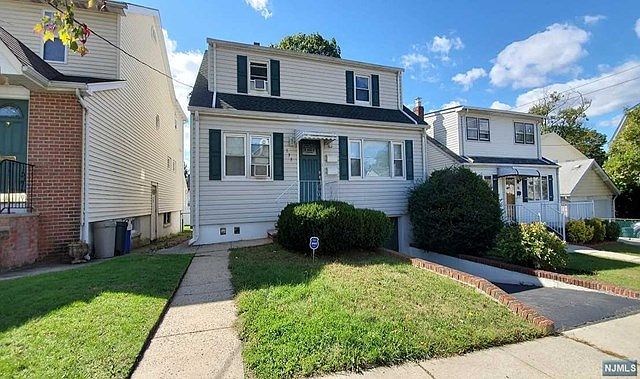 1st image of 133 Ilford Ave