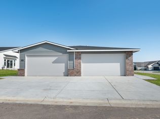 1765 N Hickory Creek Ct #1765, Wichita, KS 67235